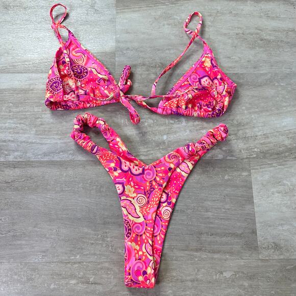 Kulani Kinis Strawberry Swirl Bikini Set Size Large Bralette Top Retro Y bottom - Picture 4 of 4